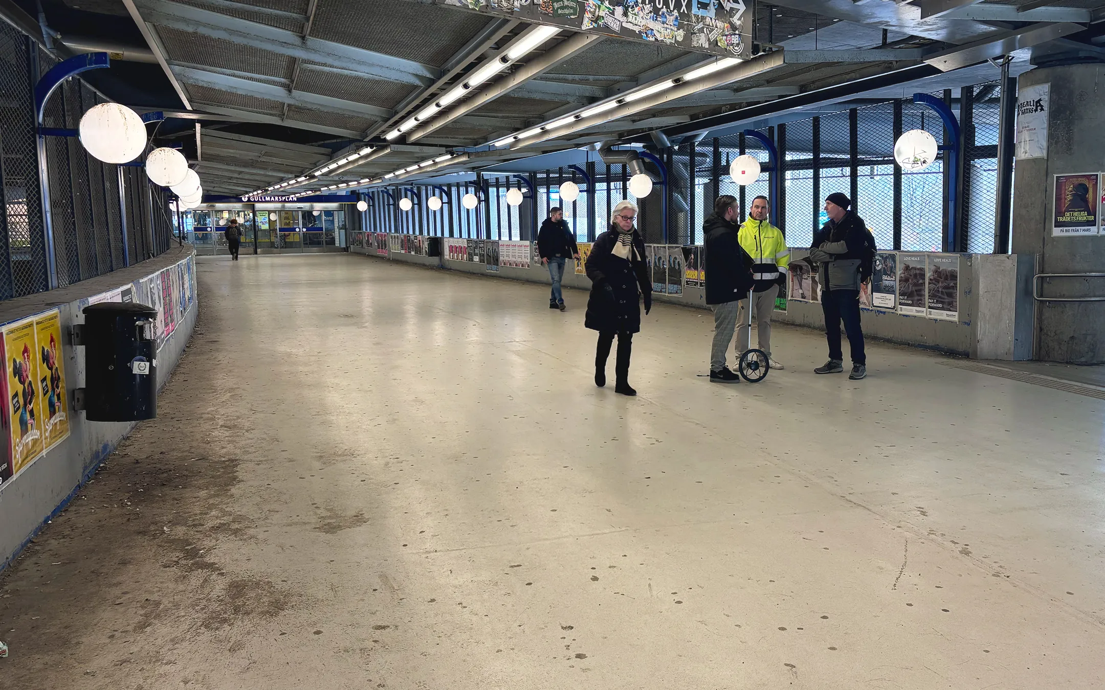 Före: den grå tunnelgången