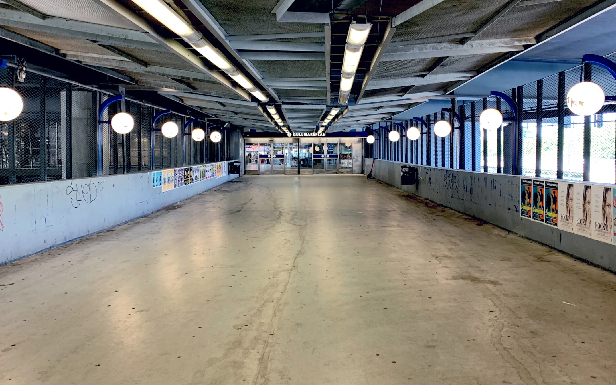 Före: tunnelgången innan målning